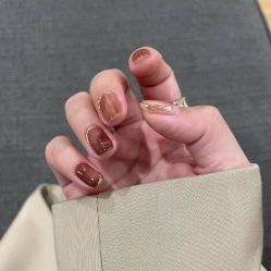 -蜜丝卡伦美甲美睫半永久