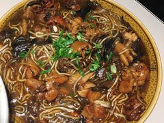 老屯炖鸡-老码头黑皮肘子锅包肉(赣水路店)