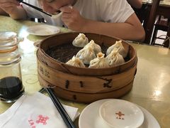 蟹黄汤包-王興記(中山路店)