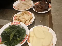 -红九格老火锅(三峡广场店)