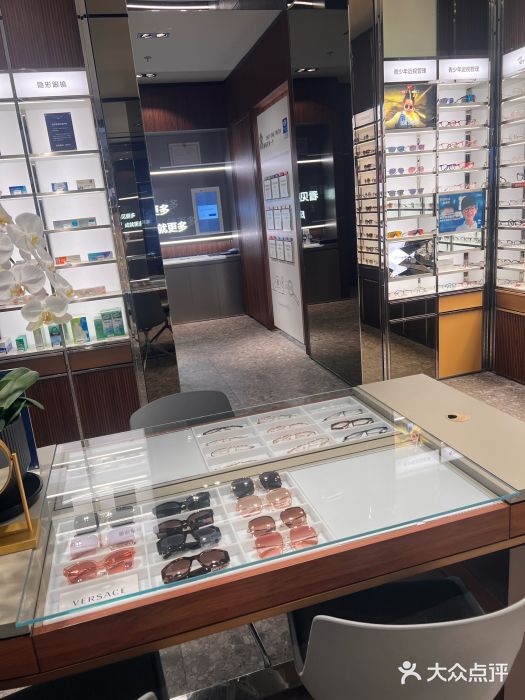 LensCrafters亮视点·OAKLEY精选(静安嘉里中心店)图片