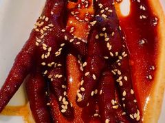 吮指鸡爪-桂满陇·江南茶餐厅·蟹黄小笼汤包(中山公园店)
