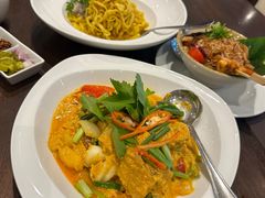 -Chom Cafe and Restaurant