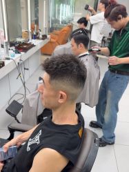 -尤司男士国潮理发馆