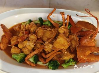 简直是嗨到爆炸！ 这里的海鲜绝对是新鲜活蹦乱跳的
