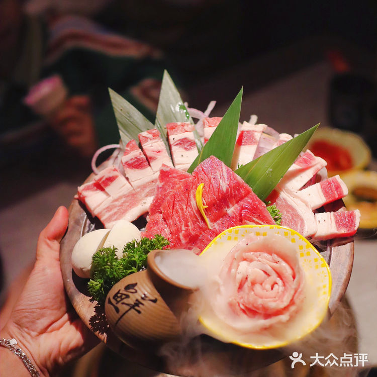 在揭阳🔻发现了懒癌星人烤肉店！全程帮烤！