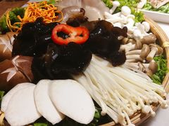 -尚尚仙·酸汤猪手·猪肚鸡火锅(华联万柳购物中心店)