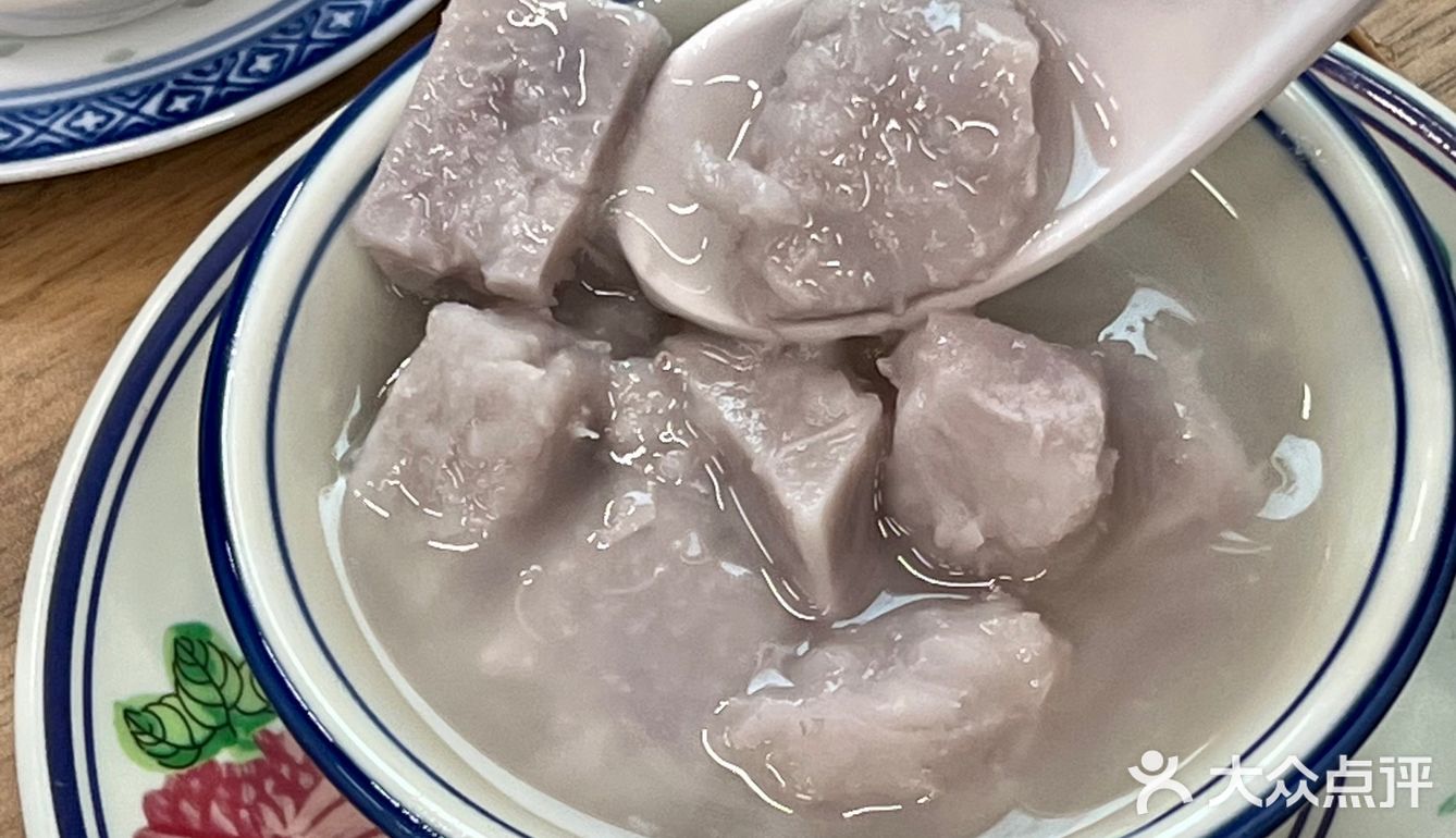 胡同里全是街坊叔叔阿姨的店，别提多正宗了