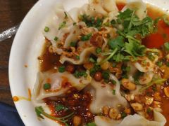 手工包的钟水饺-爆炸头阿姨小四川正宗川味小吃(无任何分店)