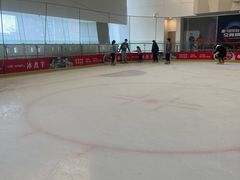 -冰纷万象滑冰场(二七万象城店)