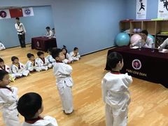 -嗨动跆拳道体能馆(菜百店)