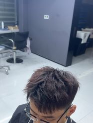 -宫铭烫发染发接发店