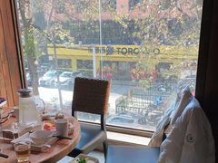 靠窗位-牛德亨臻牛潮汕火锅(万邦时代店)
