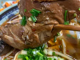 卤**饭