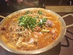-张翻越·川渝冒菜·武汉黑鸭煲(城北万象城店)