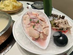 鸡肉-洪氏嗨捞·广东猪肚鸡·椰子鸡火锅(西咸万象城店)