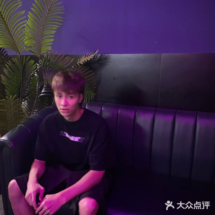 发个以前的探店，一个宝藏酒吧餐厅 服务就有前台小姐姐