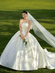 -喜爱高定婚纱摄影