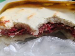 腊牛肉夹馍-杨天玉腊牛羊肉店