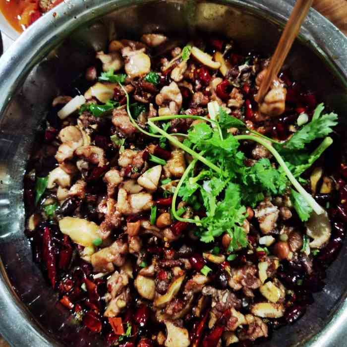 食神又名厕所兔-"自贡本地朋友极力推荐的店 大众点评上也是.