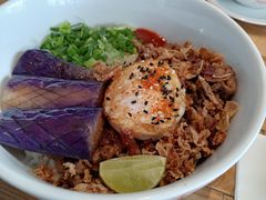 beef&nbsp;sriracha&nbsp;don-Elephant Grounds(STARSTREET)