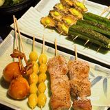 日式居酒屋的氛围，开放式的厨房。特别有氛围