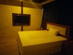-花湖会所·高端水疗商务泡浴SPA(高新店)