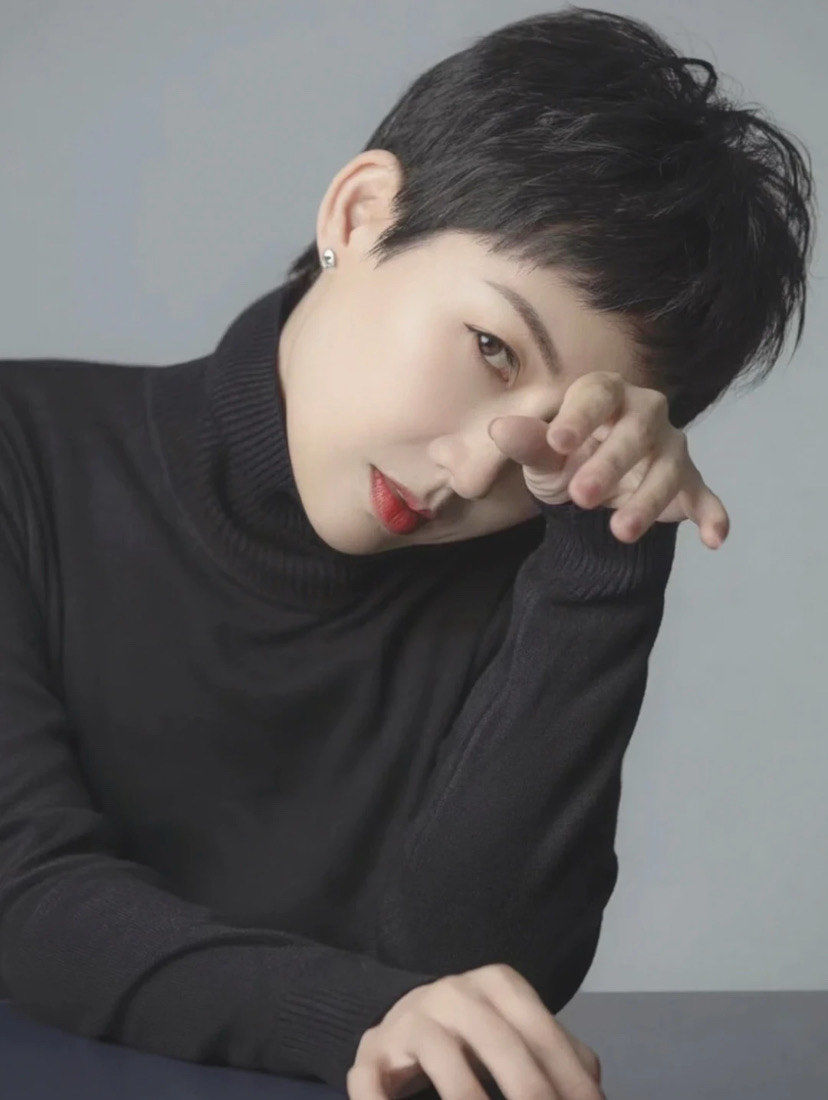 2023女生都心动的短发 露耳短发超a短