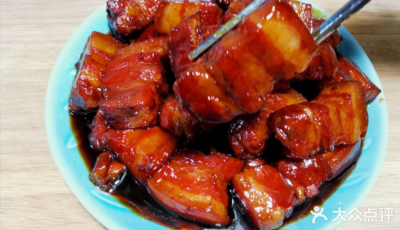 酥烂形不碎，香糯不腻口的红烧肉