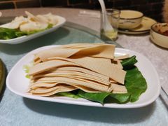 -茸梅路右拐龙虾-农家菜(松江店)