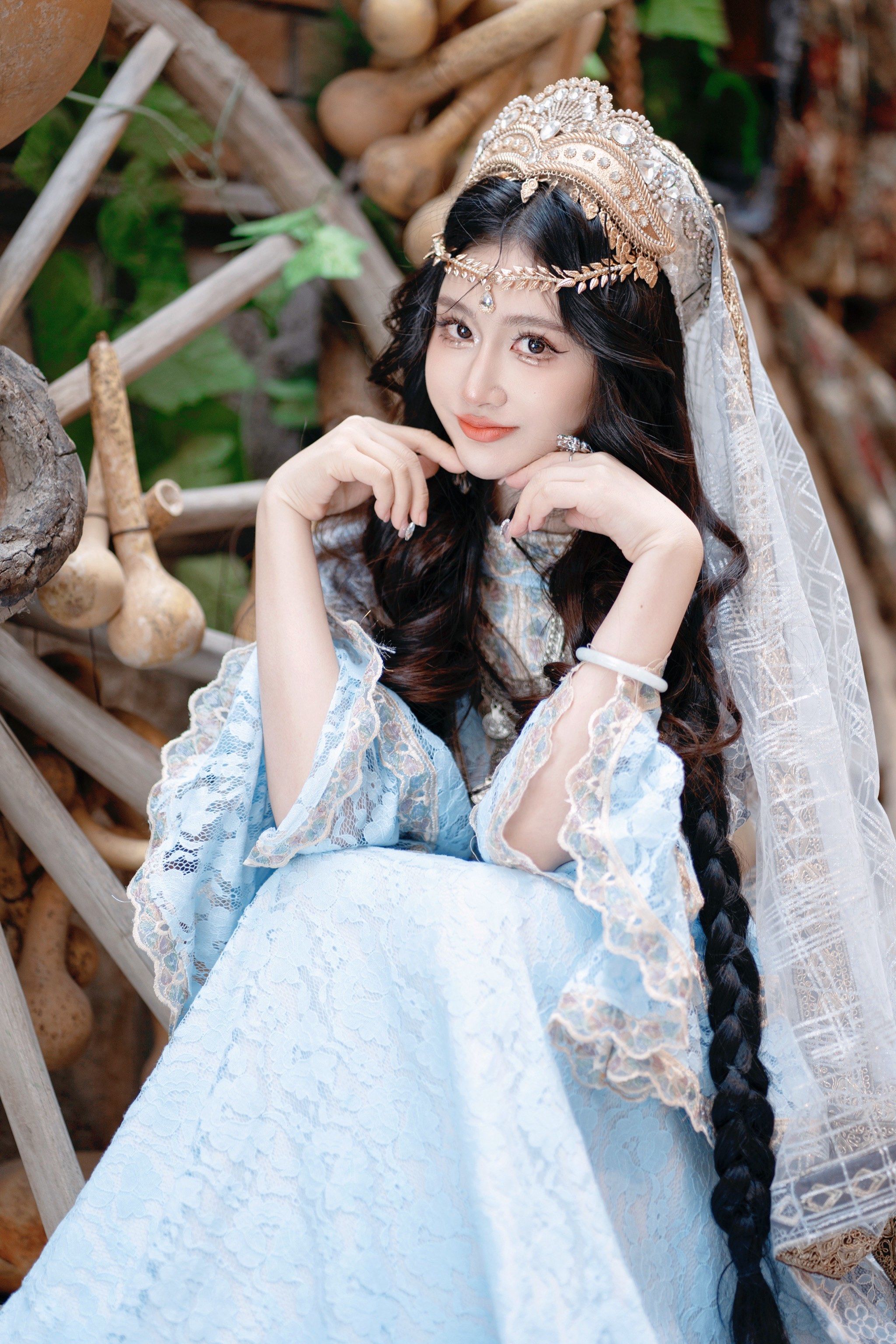 新疆真的太美啦
来新疆当然要尝试一下民族写真
预约约了一家妆造