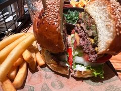 -三勾JJJ Burger&Coffee(梅溪湖店)