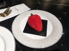 草莓小姐姐-朱迪小铺.半糖奶油蛋糕(海汇港店)