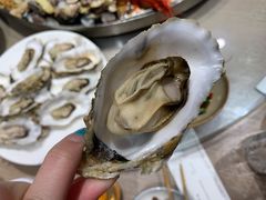 高压锅清酒焖生蚝-日进一片海.生腌海鲜火锅.宵夜烧烤(三里屯总店)