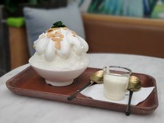 榴莲肉加榴莲冰淇淋-丹礼糖甜品