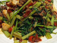 -东口码头·烧鸽子·鱼头泡饼·地方菜(金鹰悦城店)