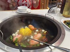-鲁员外地锅鸡地锅鱼(龙湖江东天街店)