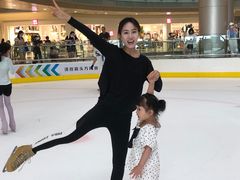 -冰纷万象滑冰场(深圳万象城店)