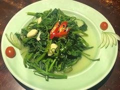 大蒜炒空心菜-Lam Vien Restaurant