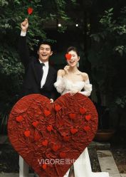 -雪中彩影婚纱摄影·微光艺术中心