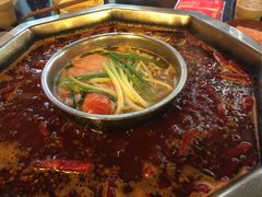 鸳鸯锅-邓莽子老火锅(中兴路总店)