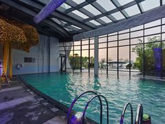 -上海滴水湖皇冠假日酒店