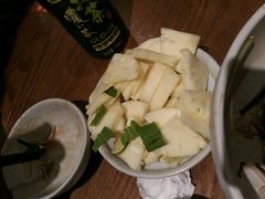 菠萝-云海肴·汽锅鸡·云南菜(天山百盛优客店)