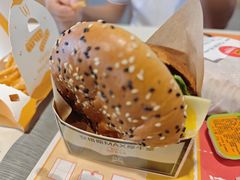 -麦当劳(哈西万达店)