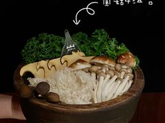 -三出山火锅(南京万象天地店)