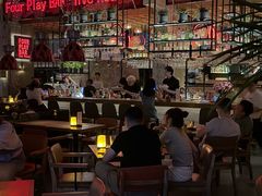 -FOUR PLAY BAR