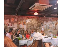 大堂-鲜入围煮花胶鸡海鲜火锅