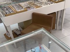 -美式眼镜·授权蔡司.依视路.尼康.豪雅.明月(人民广场店)