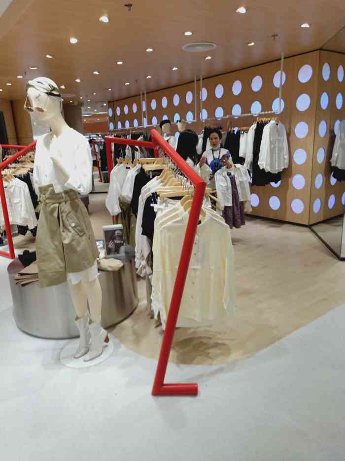 only(西单大悦城店)-"现在only的设计已经开始一步步下滑了吗.