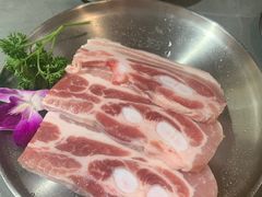 -围炉肉舍•炭烤活鳗•丹东海鲜烤肉(步行街店)